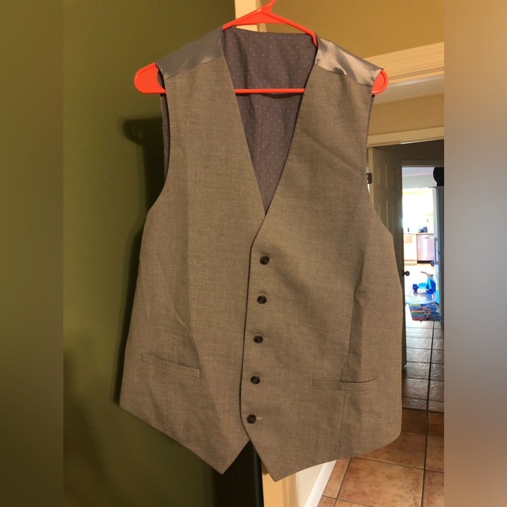 Men’s Apt.9 Vest size XL